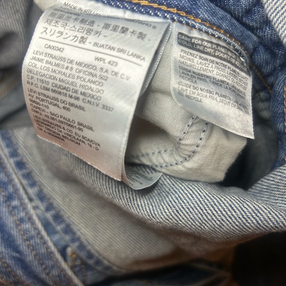 Womens Levis Denim Overalls size medium - Picture 8 of 9